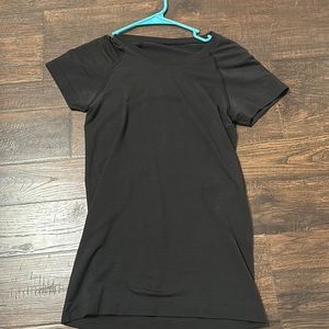Lululemon swiftly tech short sleeve